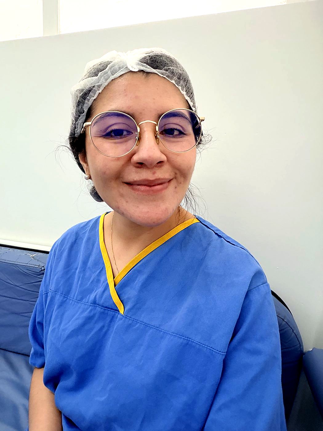 Dra. Laura G. Garcia no centro cirúrgico